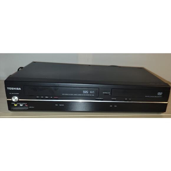 Toshiba VHS/DVD Combo‎ Powers up - Picture 1 of 5